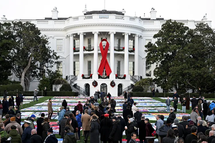 美國表態，呼籲南韓和平解決爭端，並對尹錫悅解除戒嚴令如釋重負。路透社