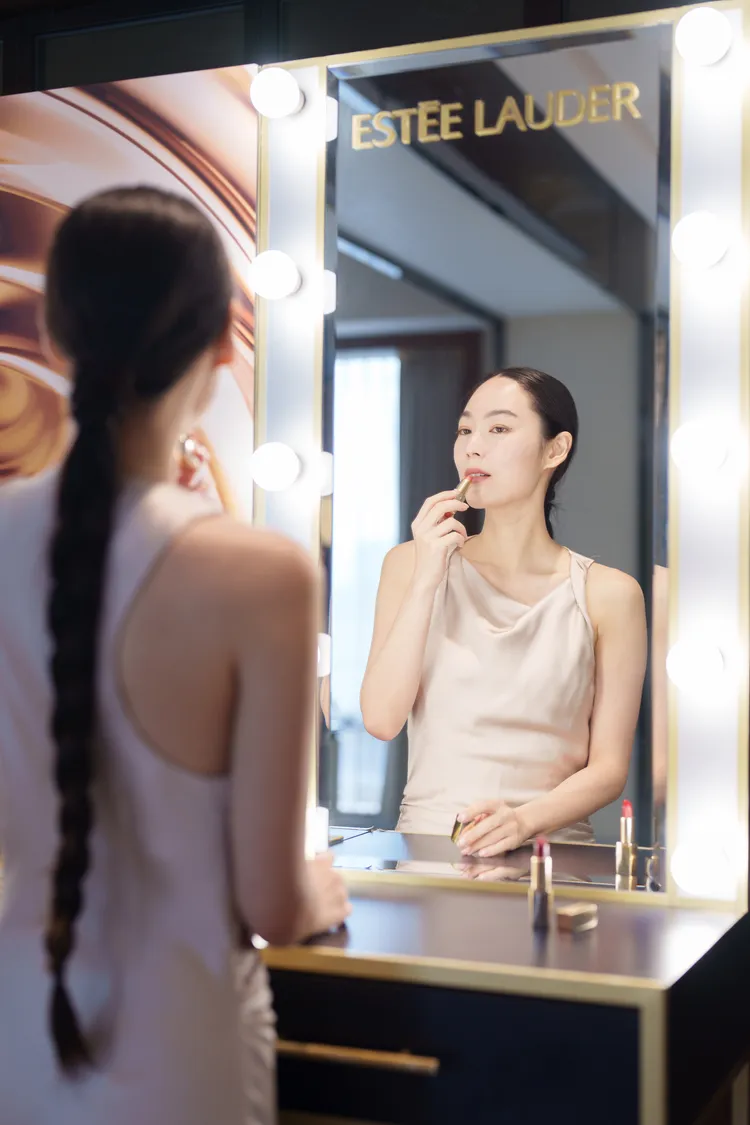 療程結束後可享有極致奢寵1對1彩妝專屬服務。品牌提供