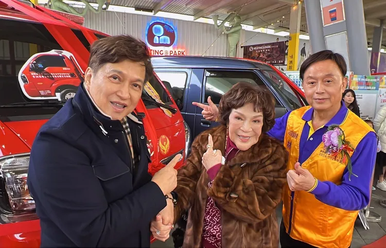 李朝永（左起）、阿姑、活動協調長林易政一起促成這次活動。李朝永提供