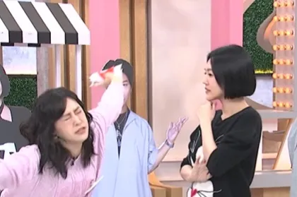 黃小柔加碼爆流量女星打到人沒道歉 身旁人竟還無腦吹捧「可愛」