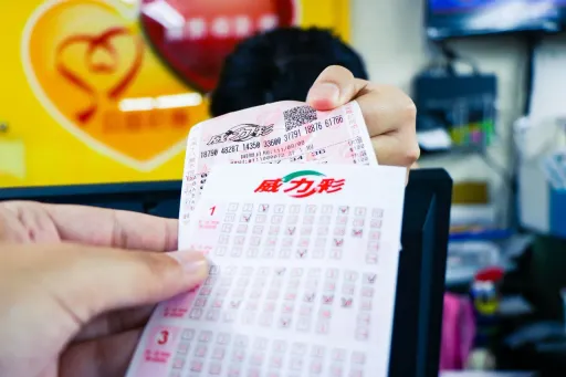 尾牙連5年中大獎 同事找他合資...花500元爽中6.3億!