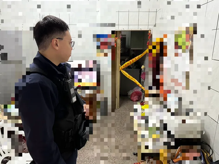 民眾在家裡廚房發現未爆彈。翻攝畫面