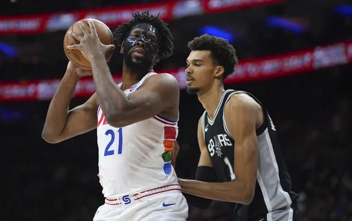 都是文班亚马惹的祸!遭驱逐出场的卓蒙德虽被召回 恩比德接著被驱逐出场