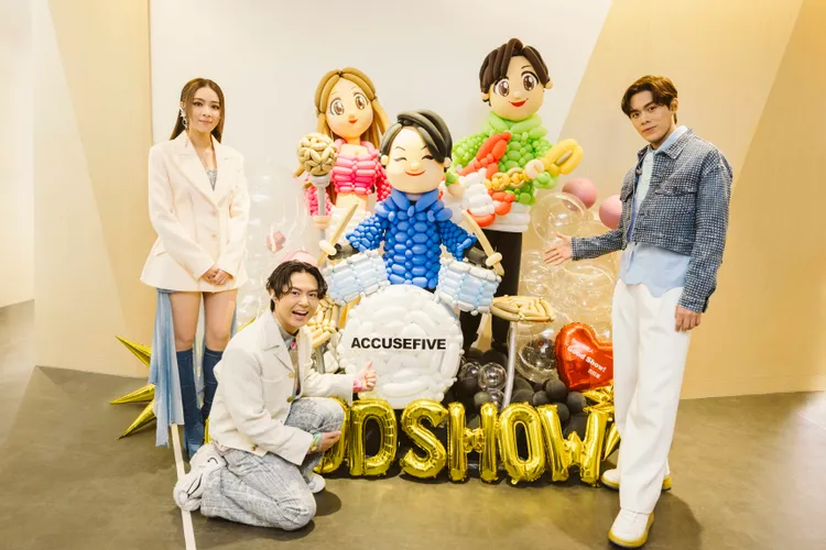 古巨基送精緻氣球祝賀告五人開唱順利。相信音樂提供