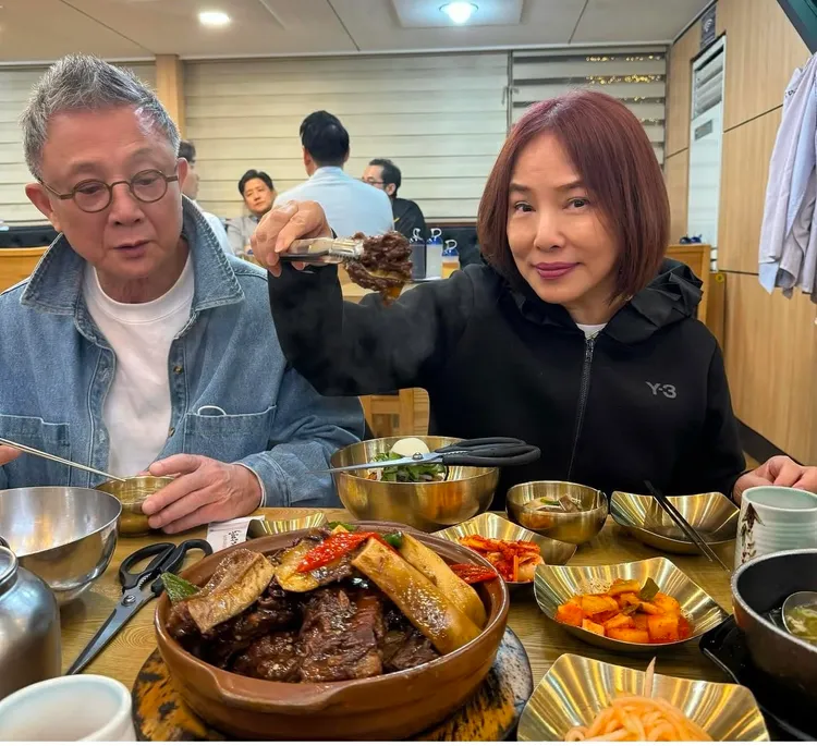 Jane今年５月跟ØZI一家人同遊韓國。翻攝ØZI　IG