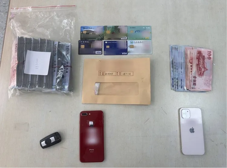 警方從陳嫌車上起出毒品。翻攝畫面