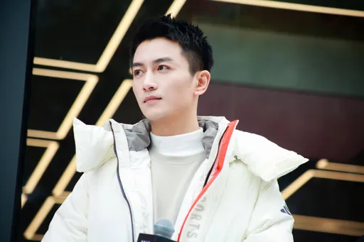 拒鬆口婚變陳妍希 陳曉人前帥氣人後爛醉