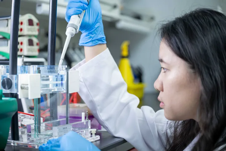 清華大學研究團隊進行實驗，發現癌細胞釋出的硫化氫氣體是影響癌細胞快速生長的關鍵。清華大學提供