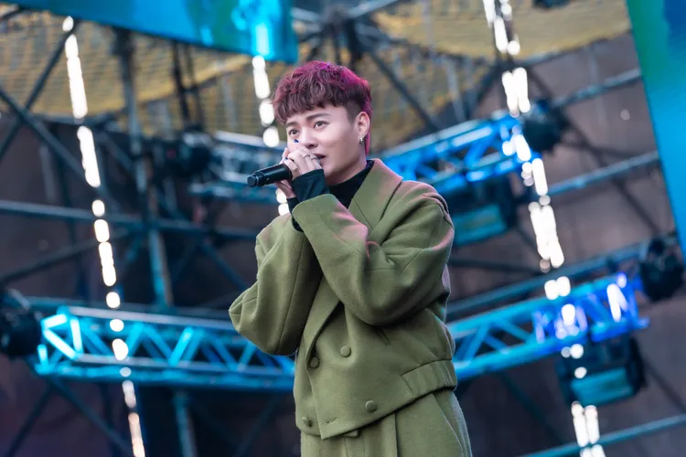 許富凱在淡水演出。寬寬整合行銷提供