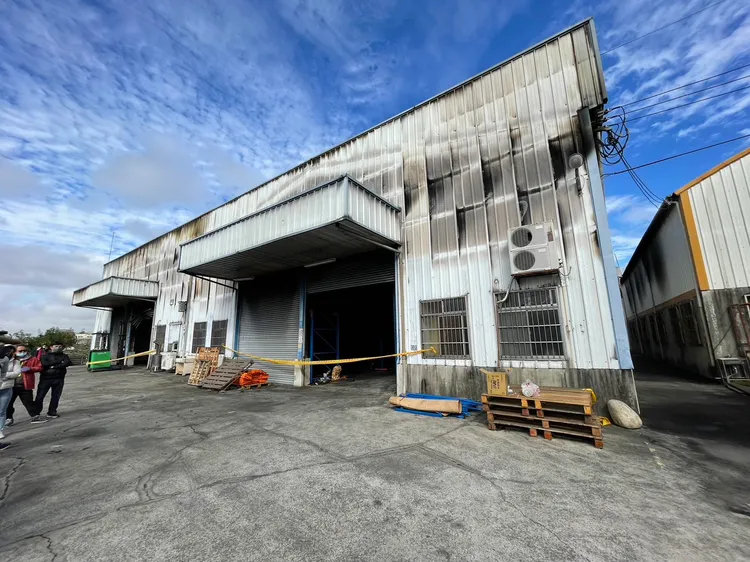 2年前豐原區雅速達工廠大火造成4死2傷，也是因為電焊釀災。資料照片