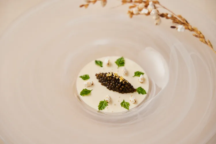 雞肝、水果玉米、黃金魚子醬。業者提供