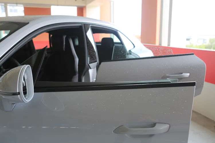 首度在Macan上採用的無框車門，帶來更強烈的個性跑格。林浩昇攝