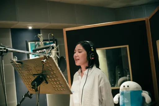 Sandra揪5亲友唱儿歌想当妈 自爆破音找频率