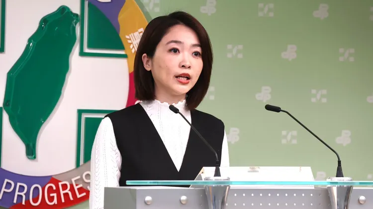 民進黨發言人韓瑩轉述中常會報告。記者葉家瑋攝