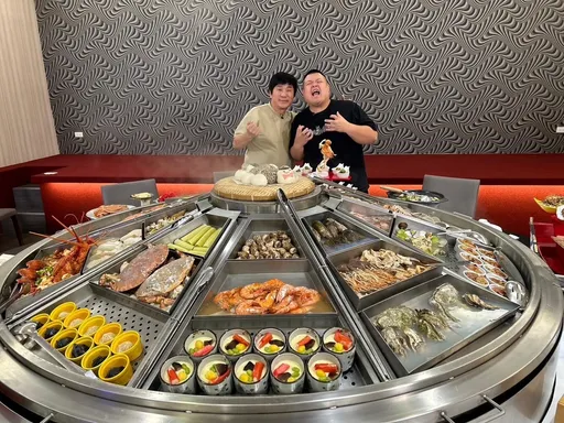 網紅蛇丸因1事瘦身成功 與胡瓜、大胃王嗑掉巨無霸海鮮