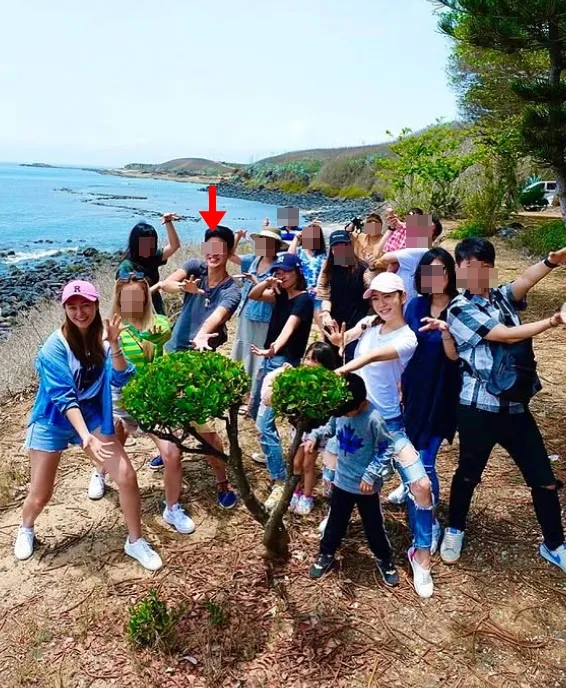 六月被週刊爆料曖昧小20歲滑雪教練（紅色箭頭處）。翻攝楊千霈IG