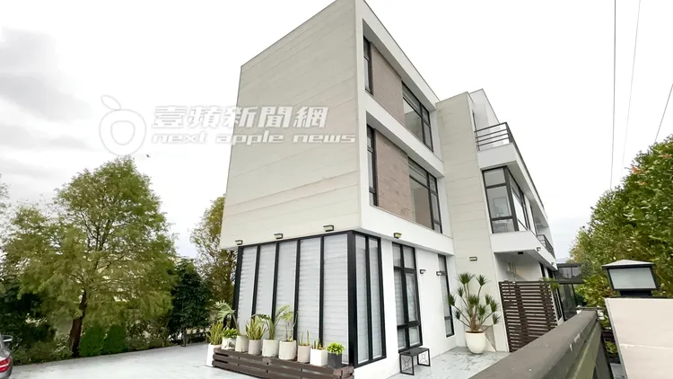 「流行音樂教父」劉家昌生前居住在宜蘭員山的千坪庭園別墅，建材裝潢十分豪華。特勤中心攝