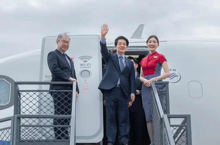 賴清德提到，海妮總統說，訪團帶來雨量，也帶給馬紹爾祝福。取自林佳龍臉書