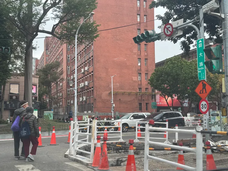 鄰近師大路多處已動工，未來將是北市最大最密集的行人友善區域。記者張綵茜攝