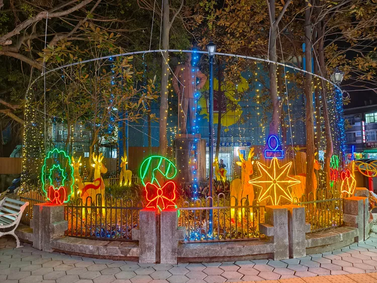 三芝區聖誕祈福點燈活動精采可期，人氣歌手葉歡領唱。公所提供