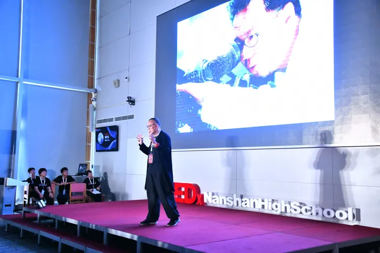 曲導TED演講。校方提供