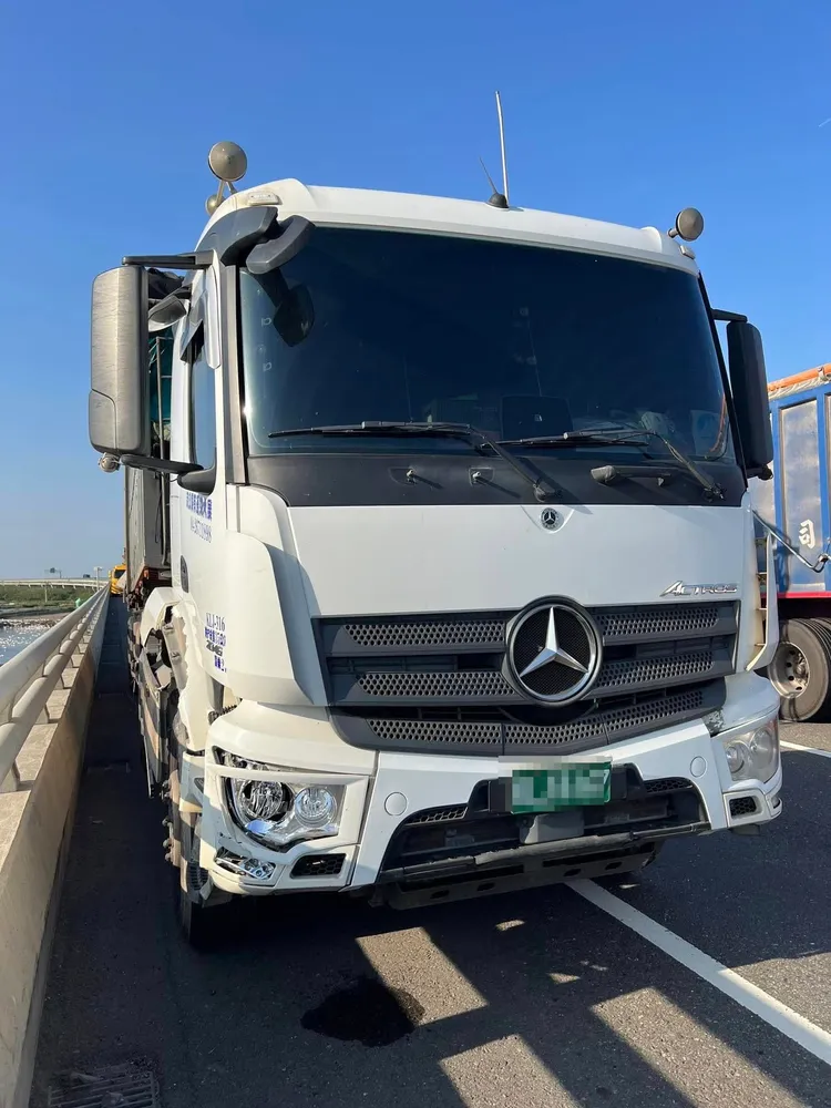 肇事聯結車。翻攝臉書「快樂運轉手」