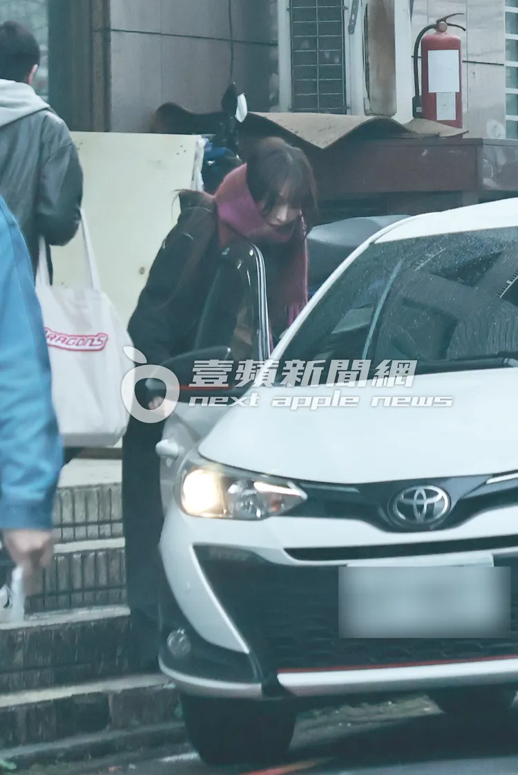 林襄坐上助理車。特勤中心攝