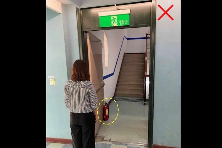 大型建物火災時常見「煙囪效應」，平時應該要關樓梯間逃生門。資料照