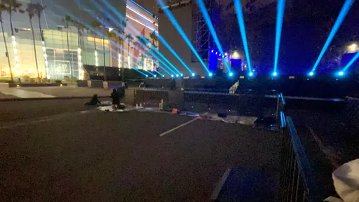 跨年超狂卡司吸粉丝冒寒排队! 高雄市府吁注意安全、保暖