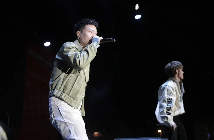 蕭秉治（左）與鼓鼓合體GX演出。圖／基隆市文化觀光局提供