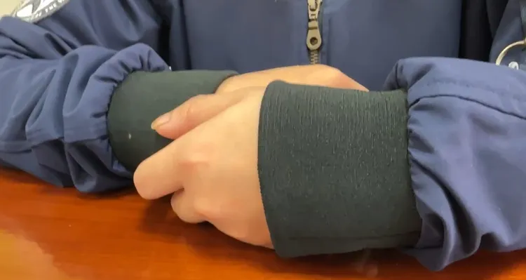 小莉相當無助，應徵周杰倫演唱會工作人員卻落個人財兩空。曾佳俊攝