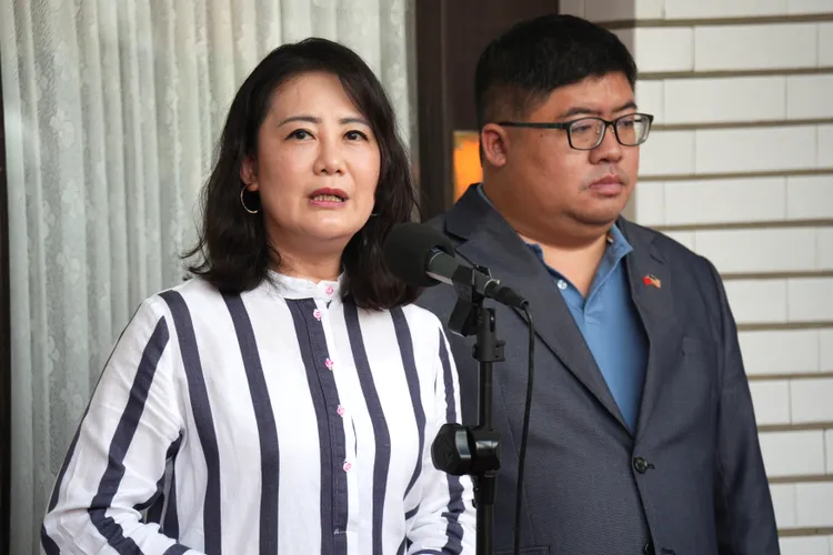 民進黨立委吳思瑤(左)、蔡易餘。資料照，彭欣偉攝