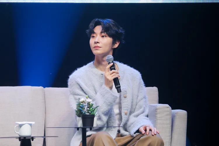 黃寅燁學台語「哇愛哩」告白。讀者提供