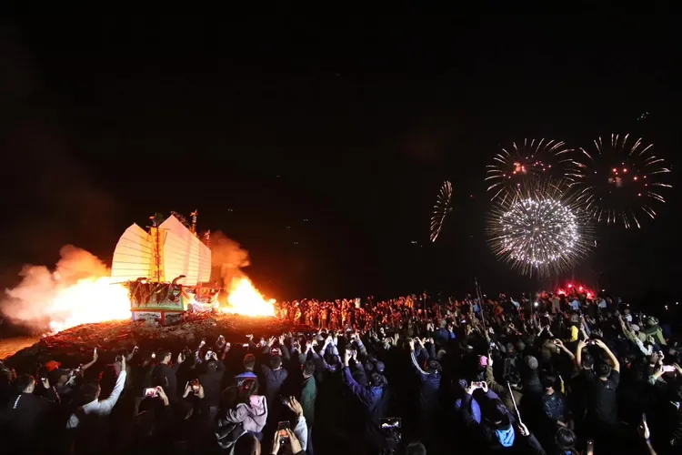 ▲送王船儀式是七朝清醮的重頭戲之一，從迎王船到燒王船都審慎執行。