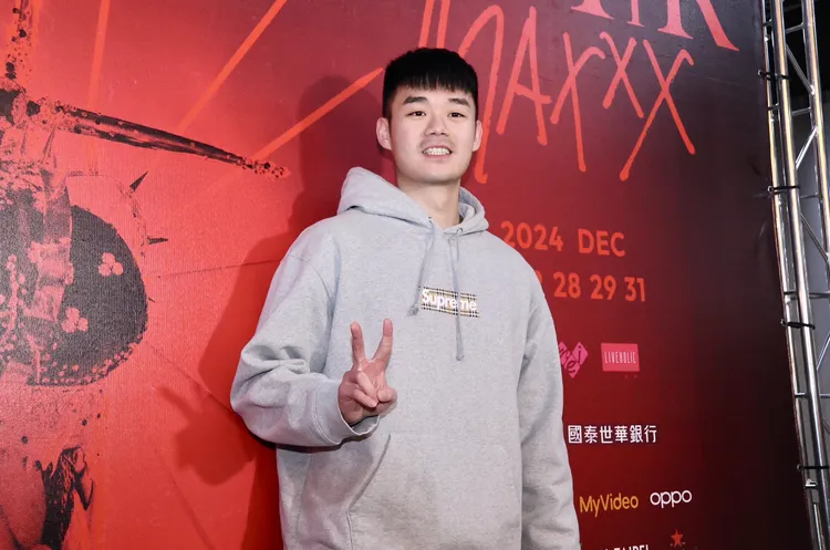 王齊麟朝聖阿妹落單，現場隻身等未婚妻陳詩媛。莊宗達攝