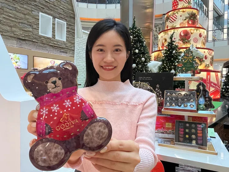 GODIVA聖誕系列小熊形鐵盒新上市。業者提供