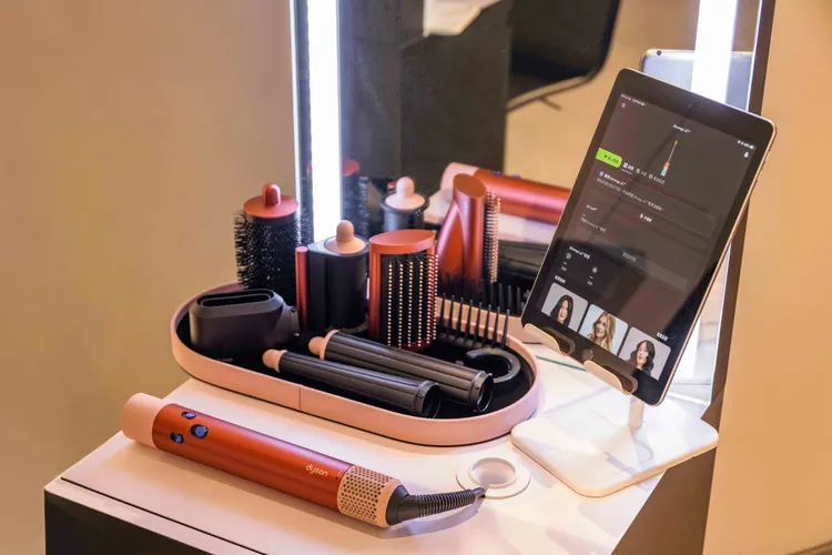 Dyson Airwrap i.d.智能多功能造型器，1萬7600元。品牌提供