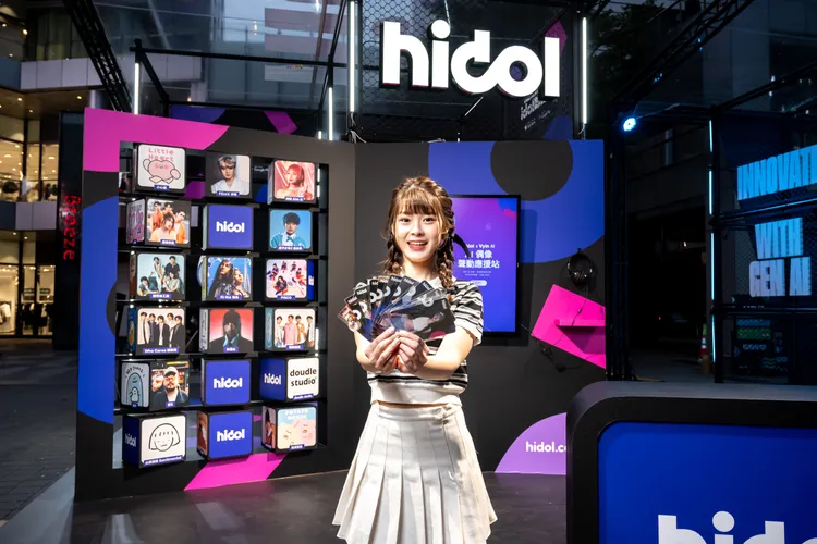 超頂追星！hidol「AI Voice聲動熱線」讓你和幽靈水晶與FEniX聊天拿逆應援小卡。業者提供