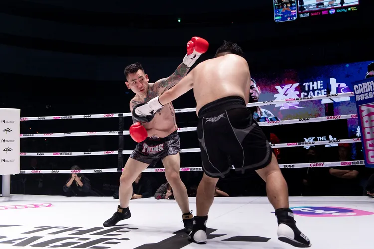 統神、蹦闆這一戰話題爆表。翻攝鍇睿國際 CARRY International臉書