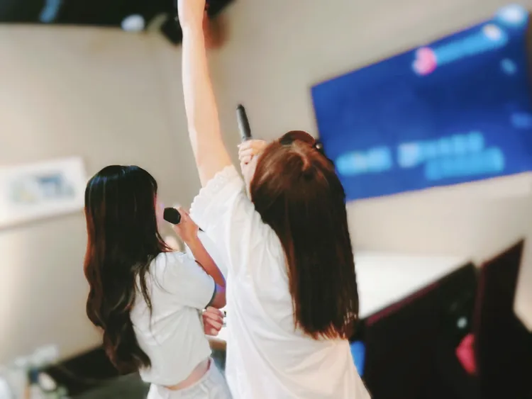 華山町餐酒館內有獨立包廂KTV。天成文旅提供