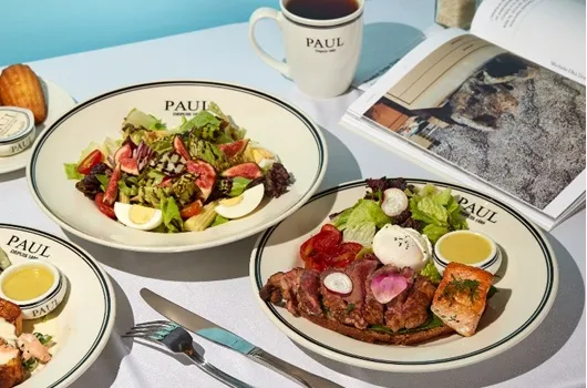PAUL台中市政店早上九點營業，提供全天候餐點選擇，打造純正法式餐飲體驗。PAUL TAIWAN提供