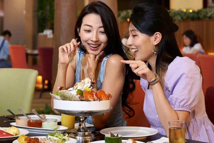 雙12超值住房、餐券限時限量開賣，下午茶每人600元有找。業者提供