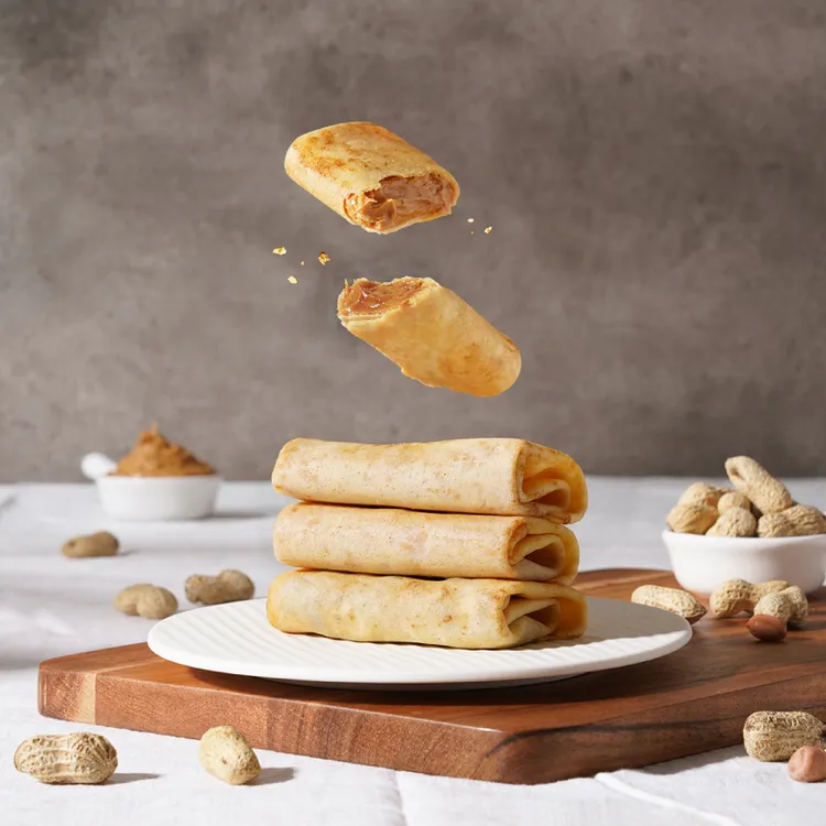 法式經典午茶可麗餅化身「更kńg法國食材可麗捲」迎新年主推3口味，「台南13號落花生」特選大顆台南13號落花生，製作過程僅以蔗糖及薄鹽提味，將經大火焙炒過的香醇落花生製成濃郁花生醬捲入酥脆餅皮中。業者提供