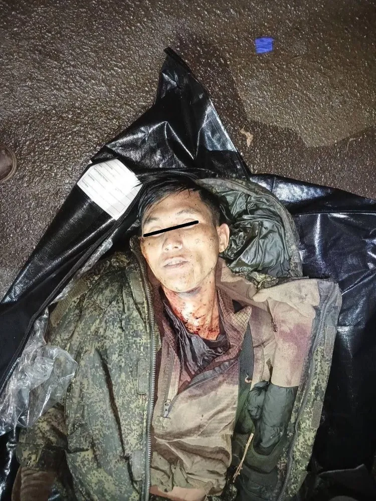 被活捉的北韓士兵疑似已經身亡。翻攝自X @GVS2024389