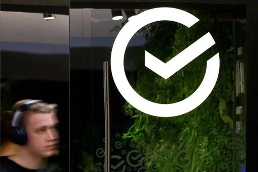 英特尔执行长季辛格退休 盘前股价上涨近3%