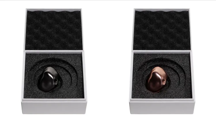 「a stone,隕石香膏」1780元、香膏補充内芯850元。品牌提供