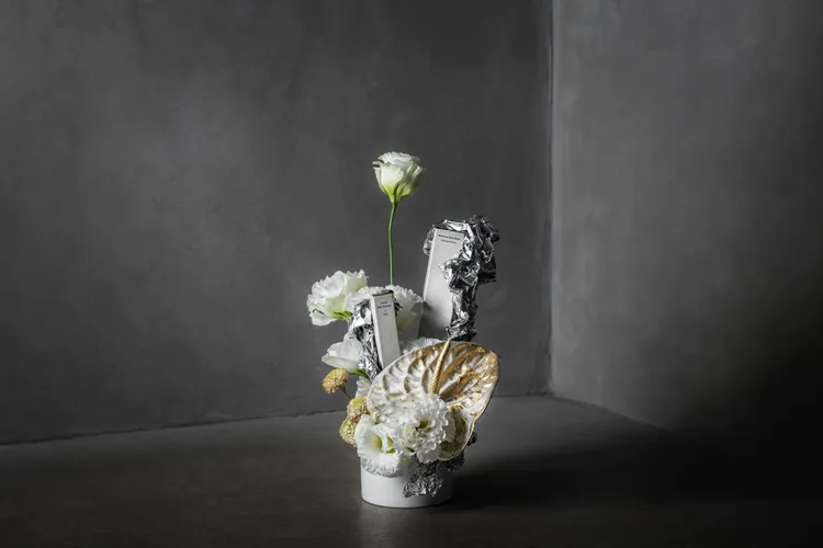 AHRES淡香精&護手霜花禮，包含8ml聲韻淡香精、35g潤澤芳香護手霜，3250元。品牌提供