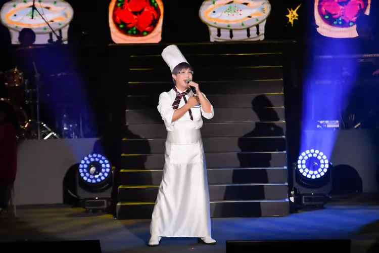 馮偉傑開唱化身大廚，台上辦桌邀粉絲聞香。圖／瑞揚創意提供