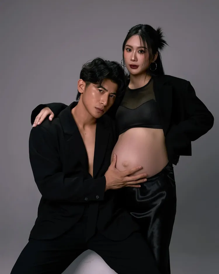 陳傑憲當時與老婆進棚拍孕婦寫真。翻攝綺綺IG