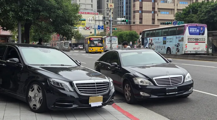 詐團用贓款買賓士豪車代步。翻攝畫面